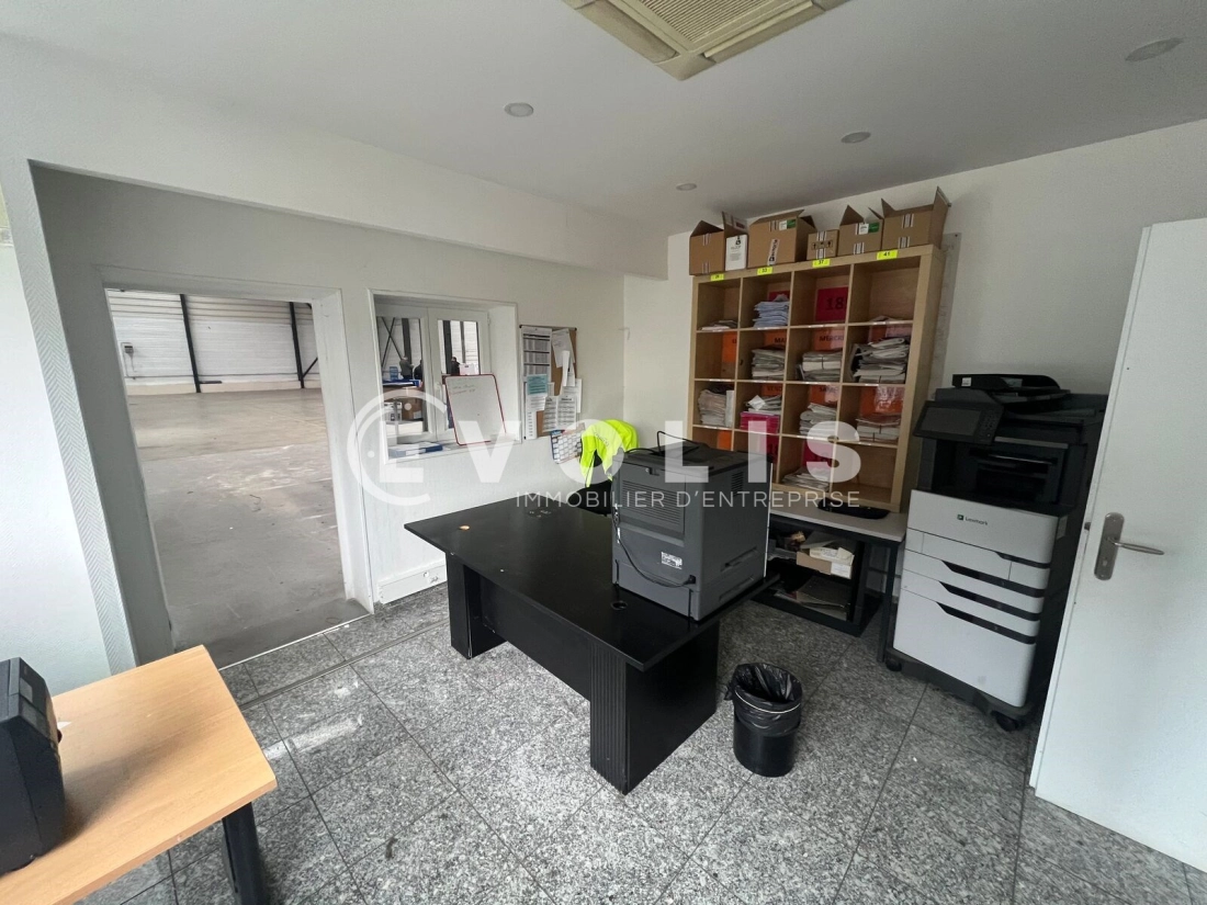 Photo 9 – location Entrepôts / activités	COMBS LA VILLE (77380)