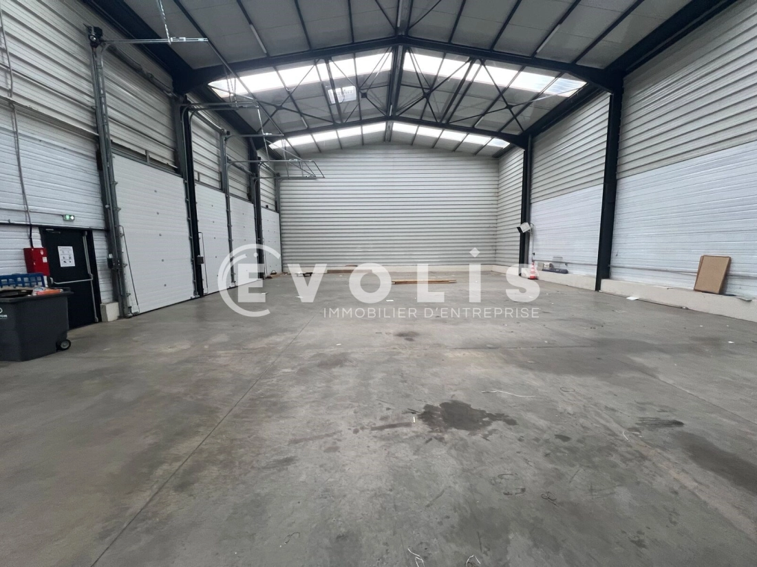 Photo 5 – location Entrepôts / activités	COMBS LA VILLE (77380)