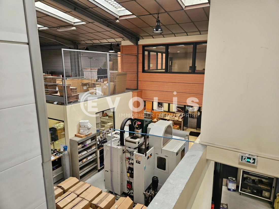 Photo 2 – vente Entrepôts / activités	PALAISEAU (91120)