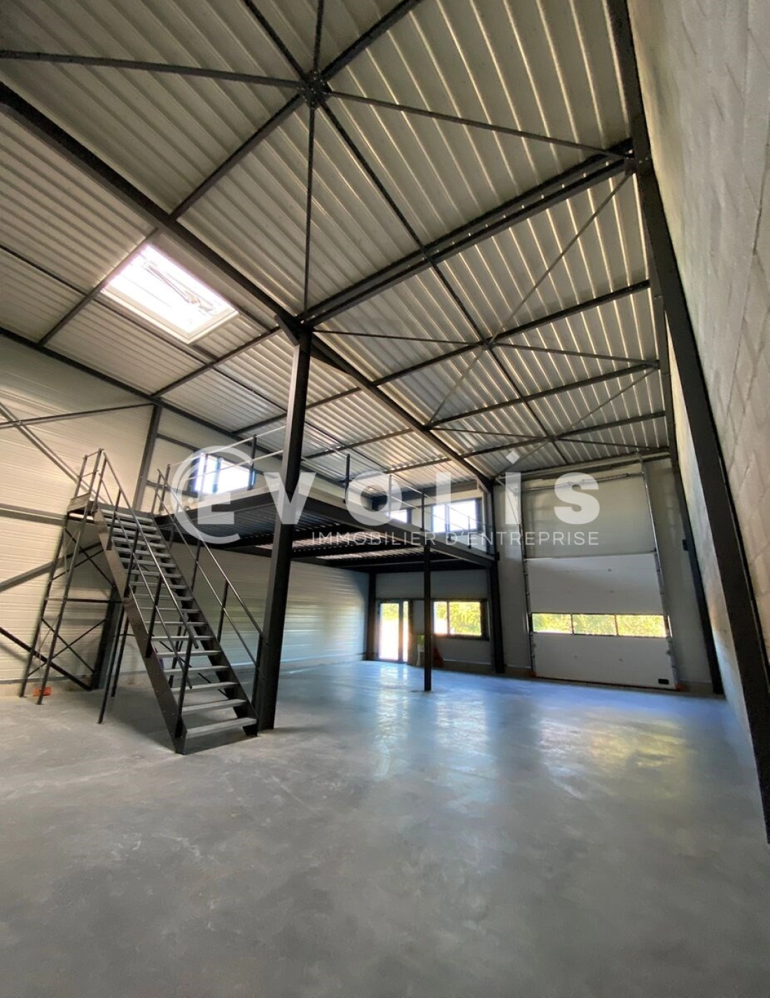 Photo 2 – vente Entrepôts / activités	TULLINS (38210)