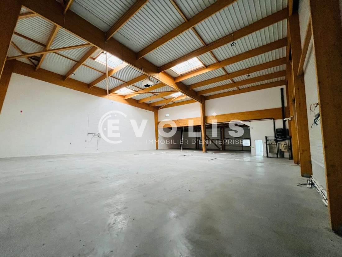 Photo 2 – location Entrepôts / activités	ROMAINVILLE (93230)