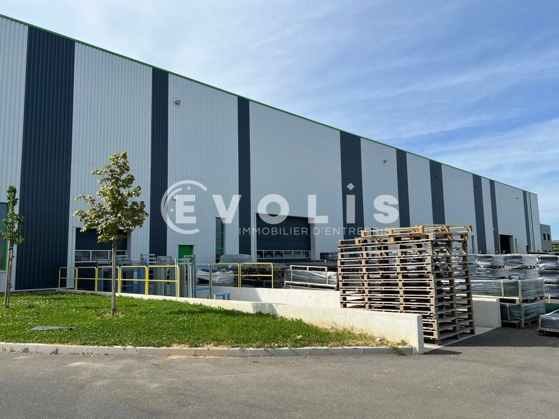 Photo 13 – vente Entrepôts / activités	BELLEVILLE-EN-BEAUJOLAIS (69220)