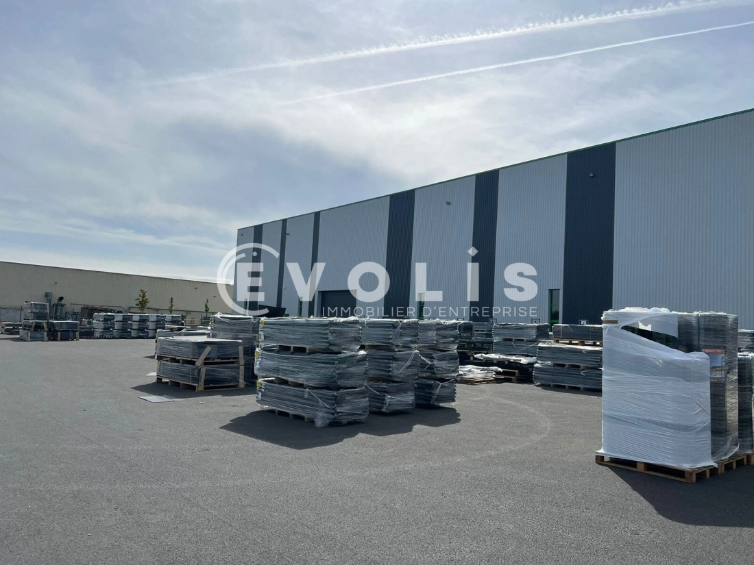 Photo 11 – vente Entrepôts / activités	BELLEVILLE-EN-BEAUJOLAIS (69220)