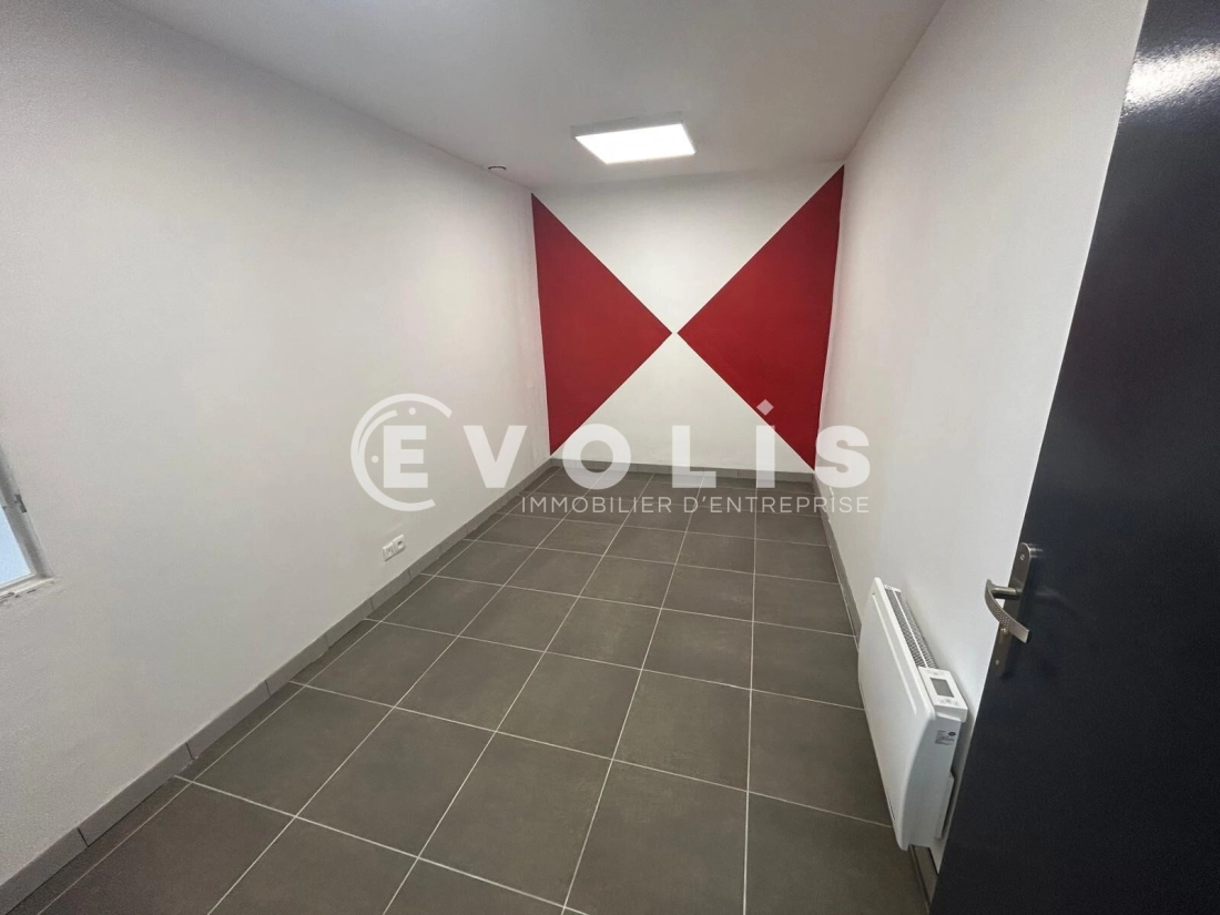 Photo 5 – location Entrepôts / activités	GUIBEVILLE (91630)