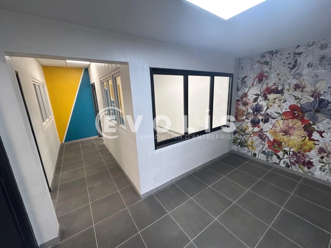 Photo 12 – location Entrepôts / activités	GUIBEVILLE (91630)