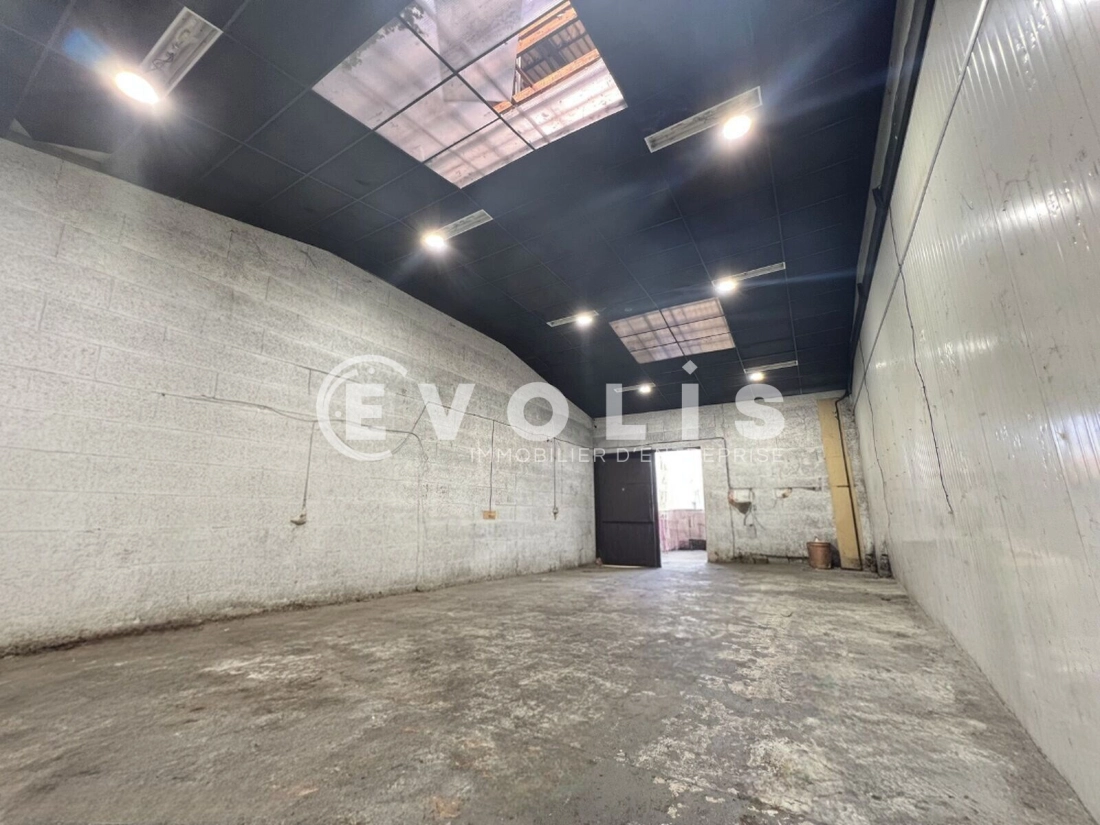 Photo 8 – location Entrepôts / activités	SAINT GERMAIN LES ARPAJON (91180)