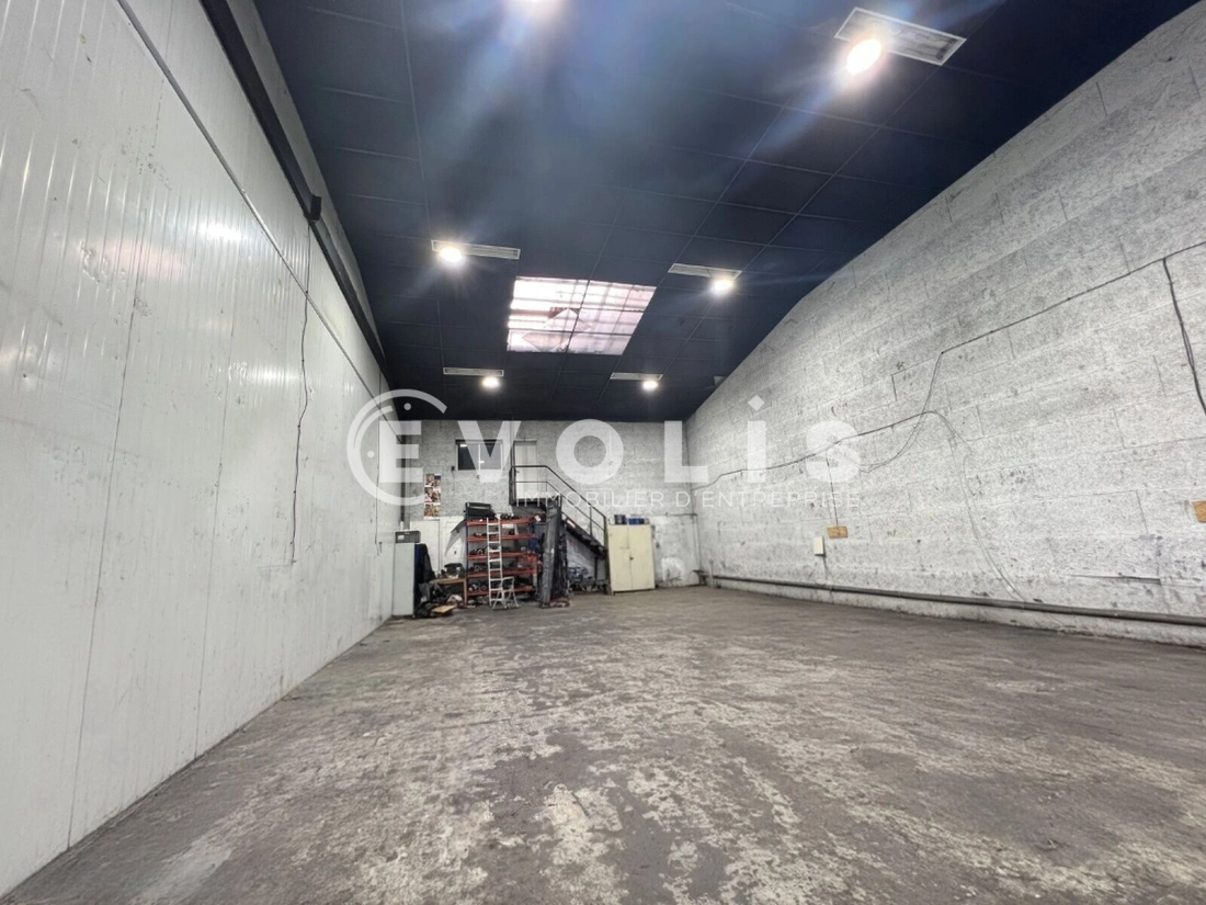 Photo 6 – location Entrepôts / activités	SAINT GERMAIN LES ARPAJON (91180)