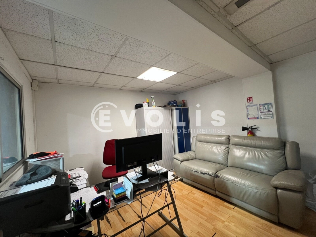 Photo 11 – location Entrepôts / activités	SAINT GERMAIN LES ARPAJON (91180)