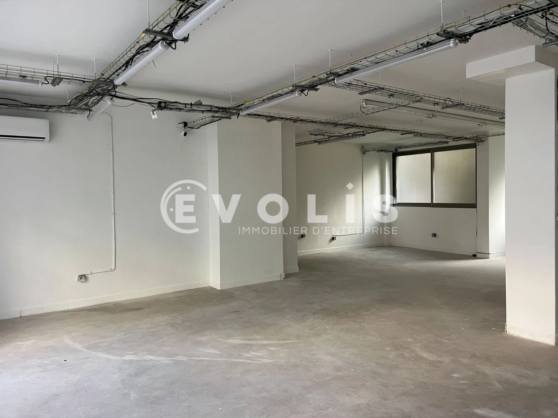 Photo 1 – location Locaux commerciaux	PARIS (75013)