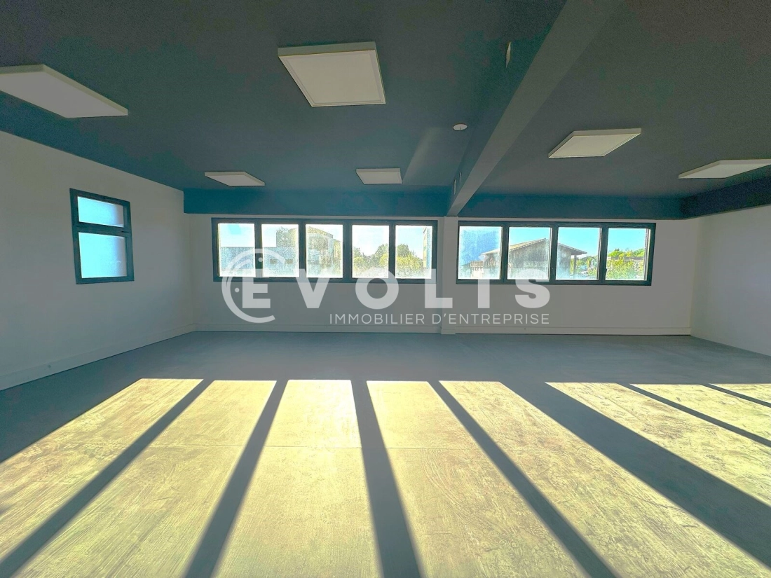 Photo 2 – vente bureaux	TRESSES (33370)