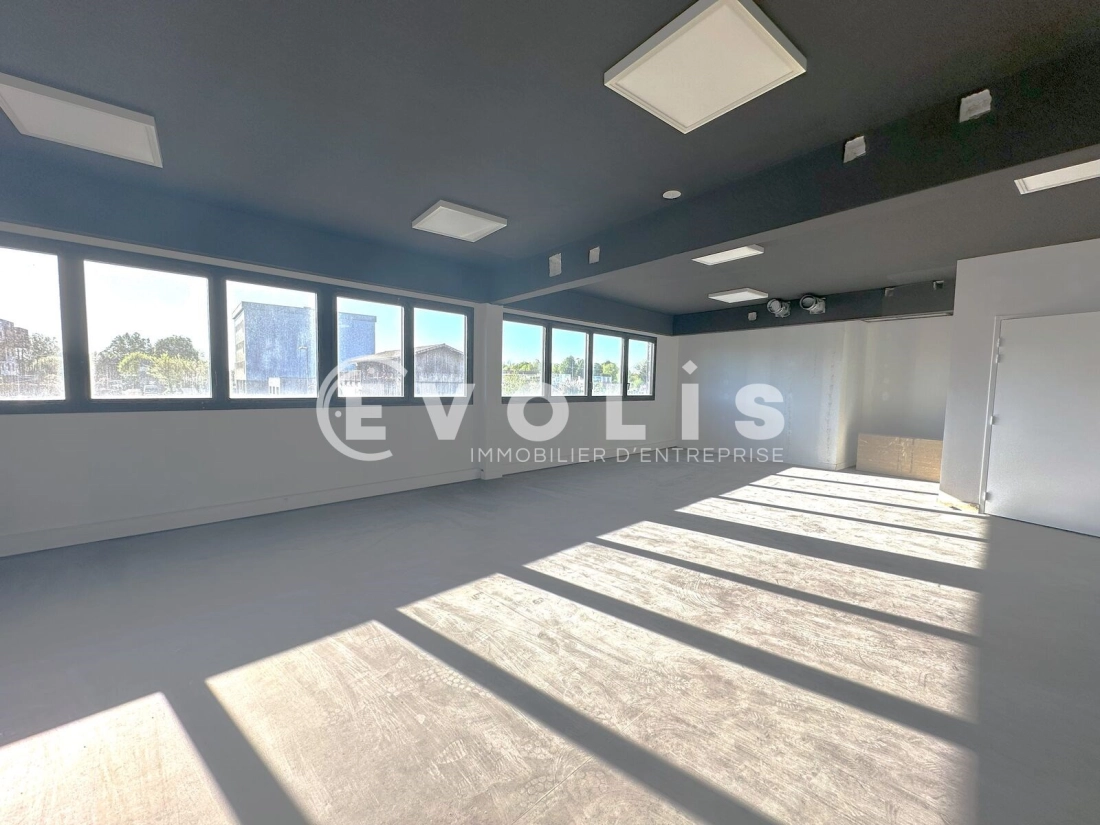 Photo 1 – vente bureaux	TRESSES (33370)