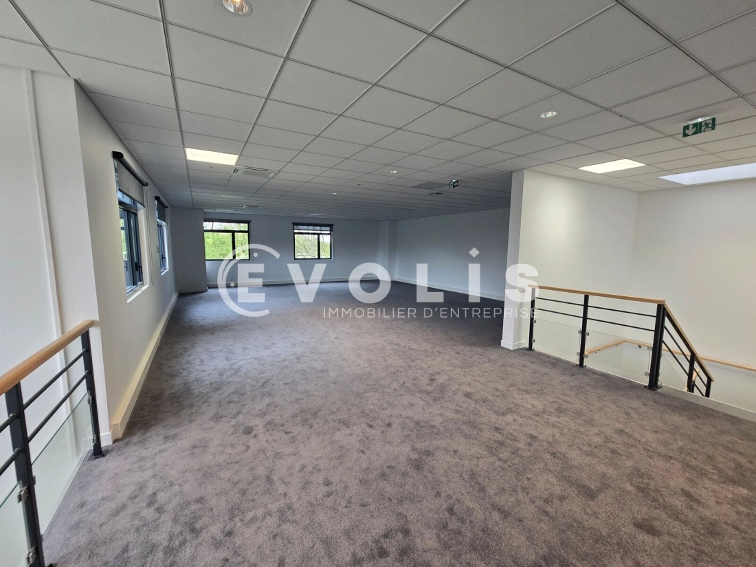 Photo 5 – location Entrepôts / activités	FLEURY MEROGIS (91700)