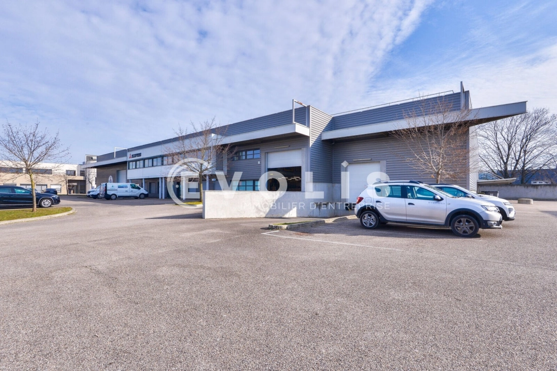 Photo 14 – location Entrepôts / activités	SAINT PRIEST (69800)