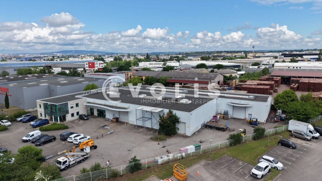 Photo 1 – vente Entrepôts / activités	GENAS (69740)