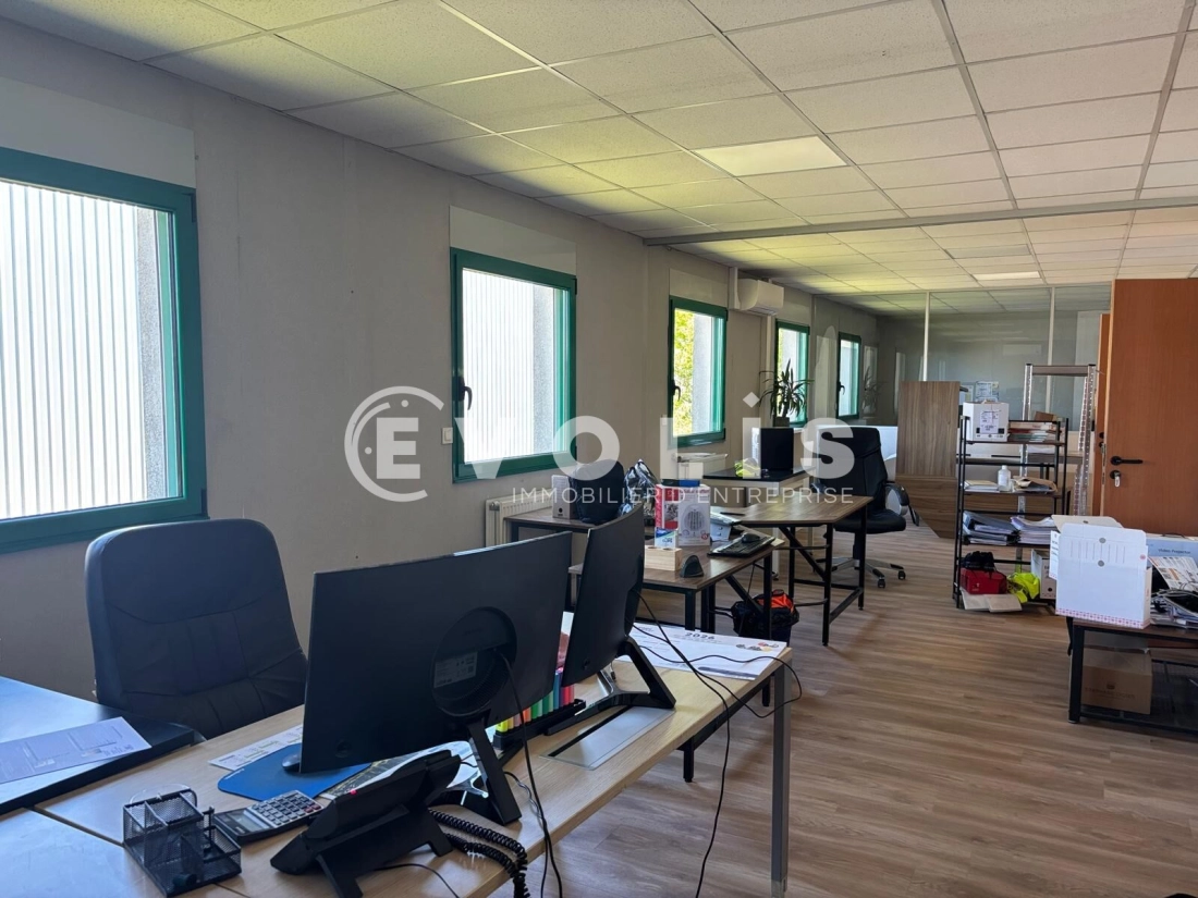 Photo 12 – vente Entrepôts / activités	GENAS (69740)