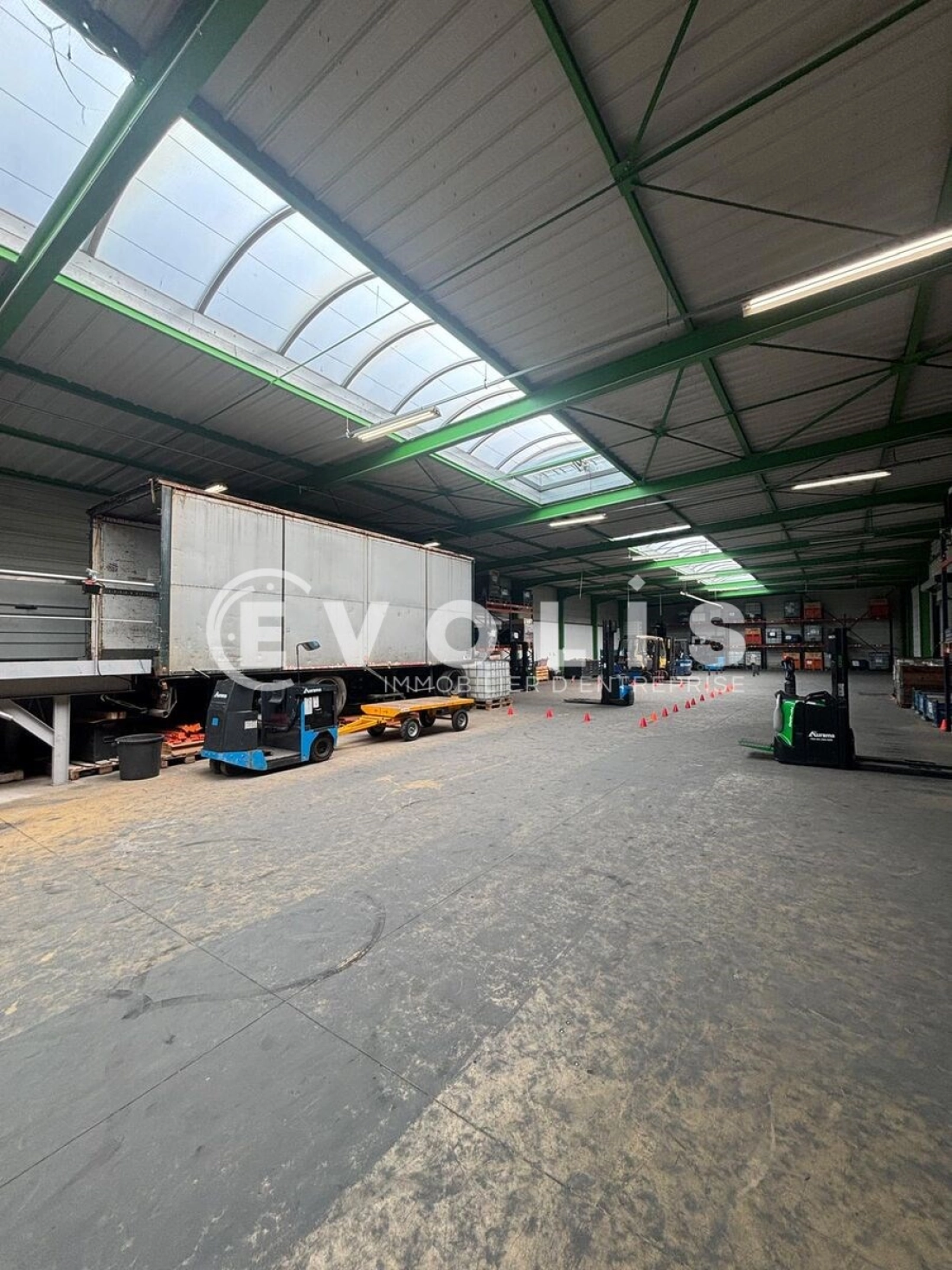 Photo 11 – vente Entrepôts / activités	GENAS (69740)