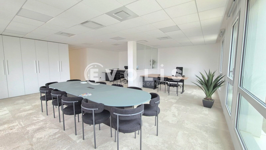 Photo 2 – location bureaux	SERRIS (77700)