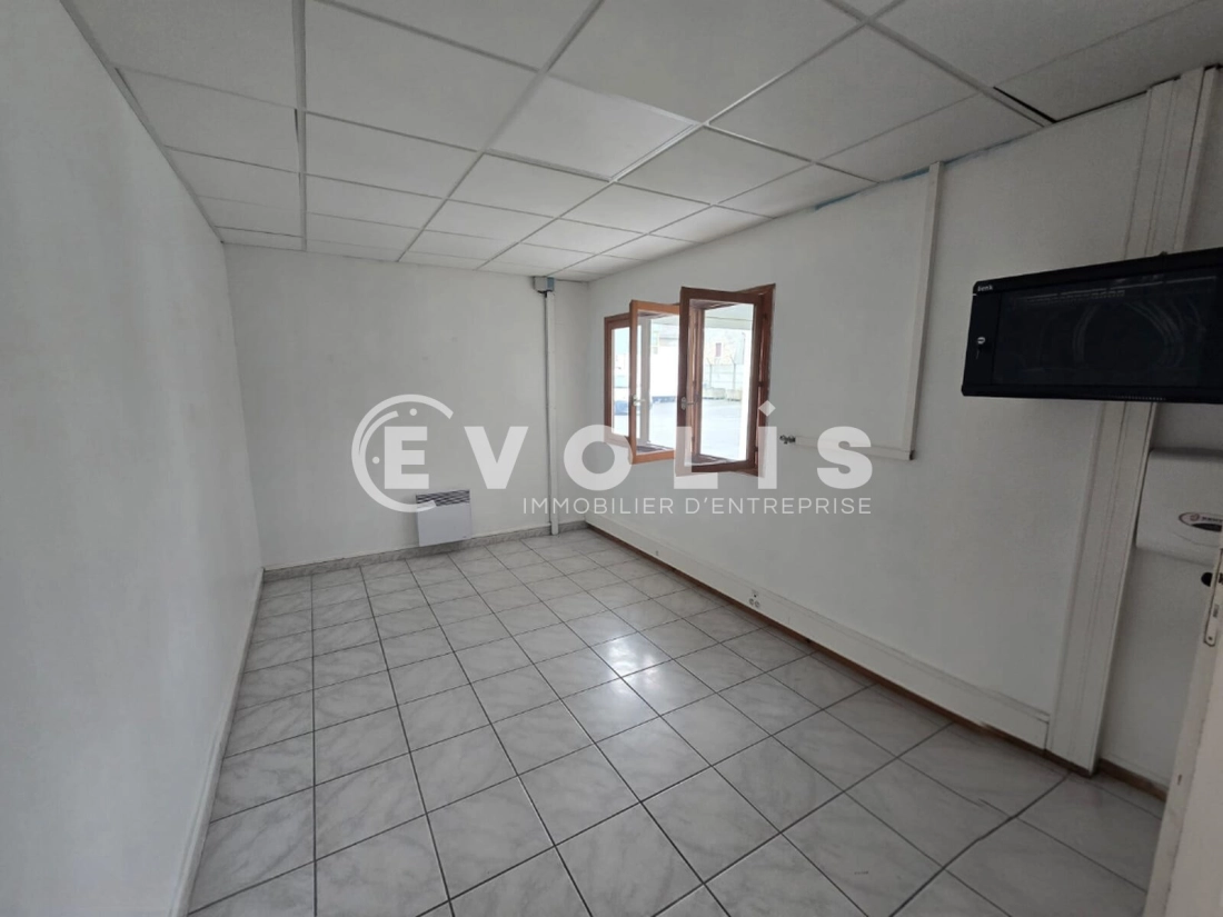 Photo 7 – location Entrepôts / activités	BOISSY SOUS SAINT YON (91790)