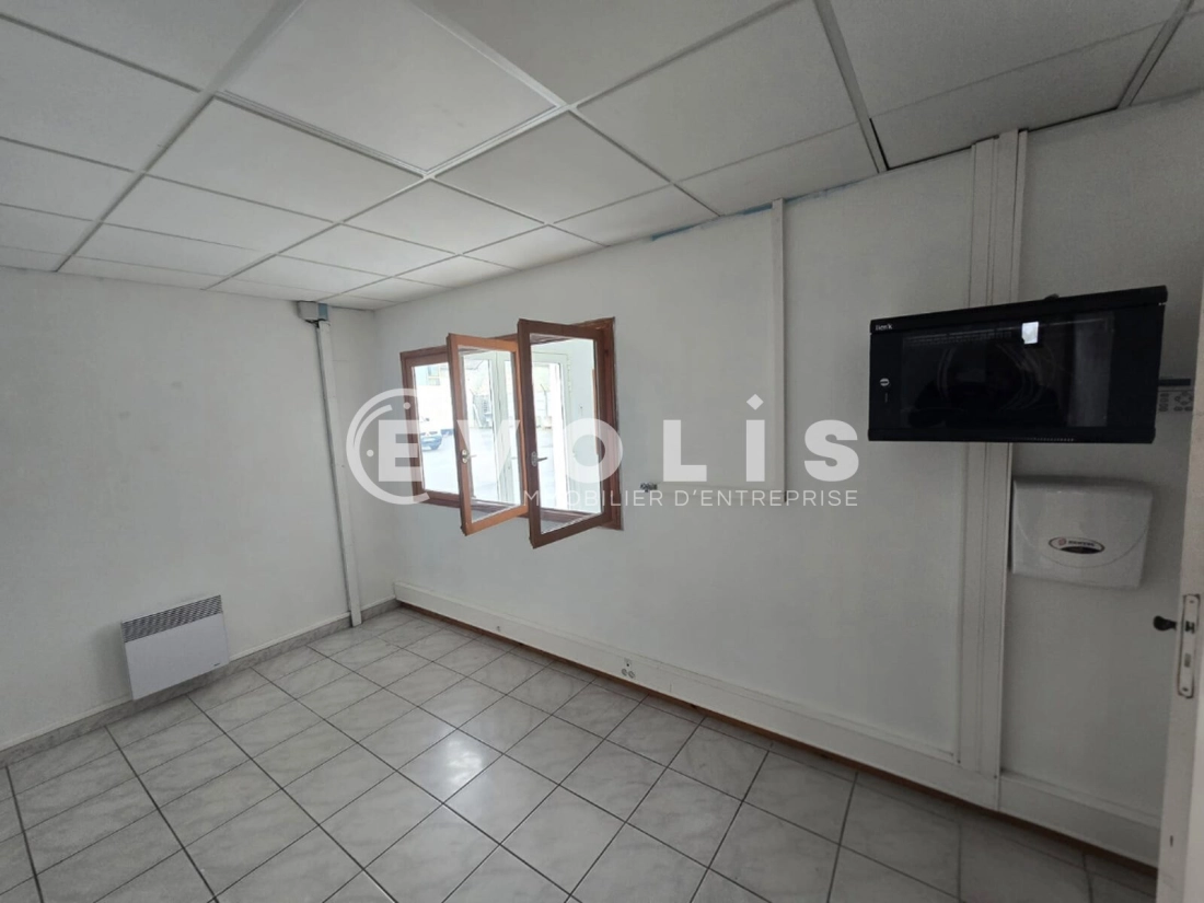 Photo 9 – location Entrepôts / activités	BOISSY SOUS SAINT YON (91790)