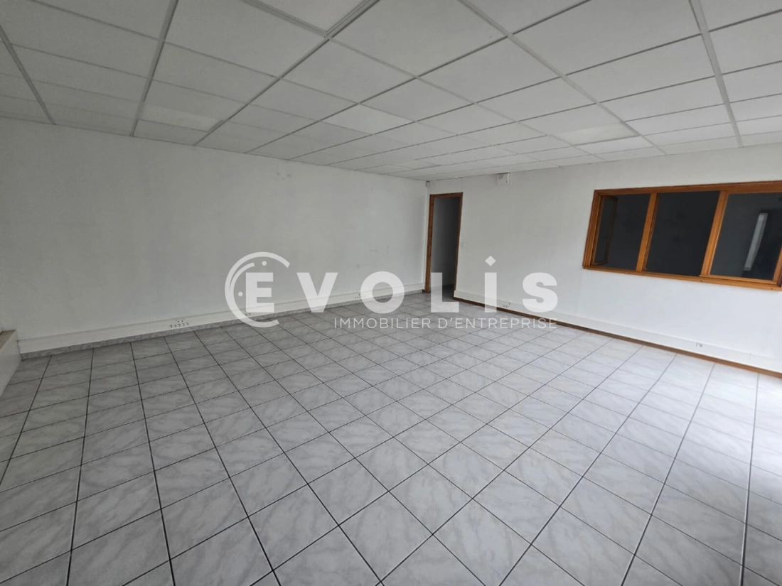 Photo 4 – location Entrepôts / activités	BOISSY SOUS SAINT YON (91790)