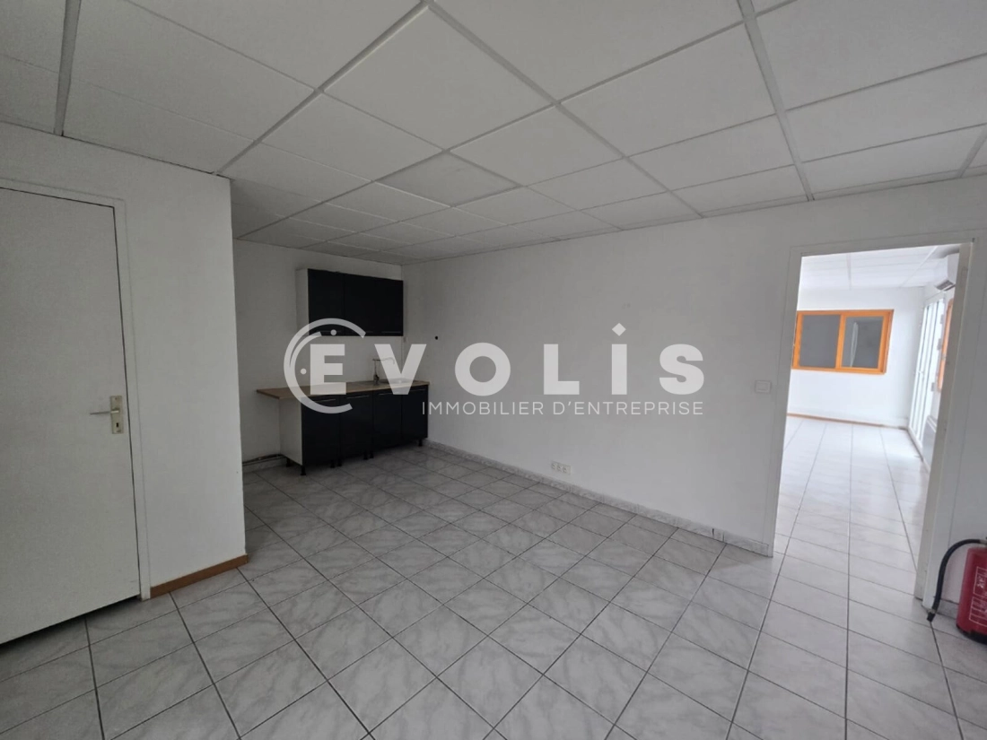 Photo 6 – location Entrepôts / activités	BOISSY SOUS SAINT YON (91790)