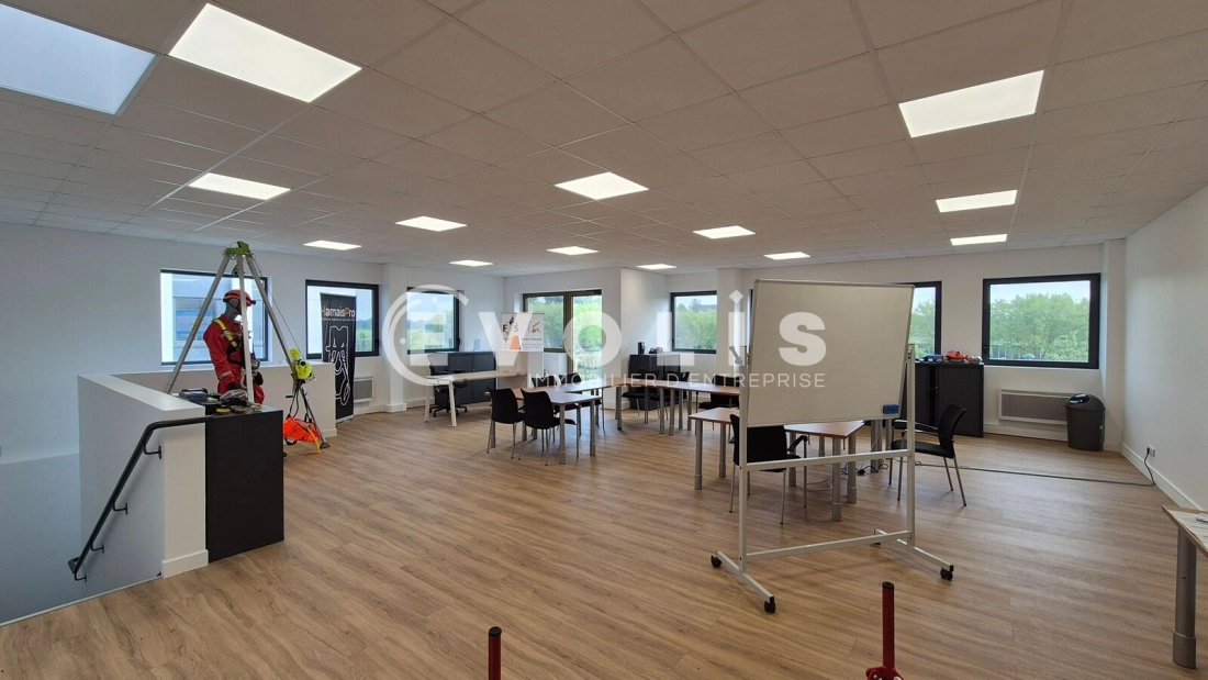 Photo 3 – location Entrepôts / activités	BAILLY ROMAINVILLIERS (77700)