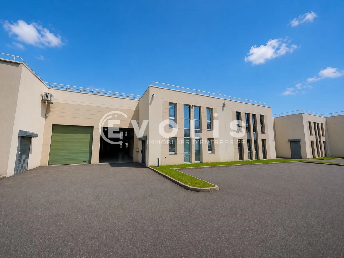 Photo 1 – location Entrepôts / activités	EMERAINVILLE (77184)