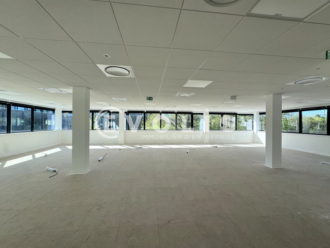 Photo 5 – vente bureaux	LIMONEST (69760)