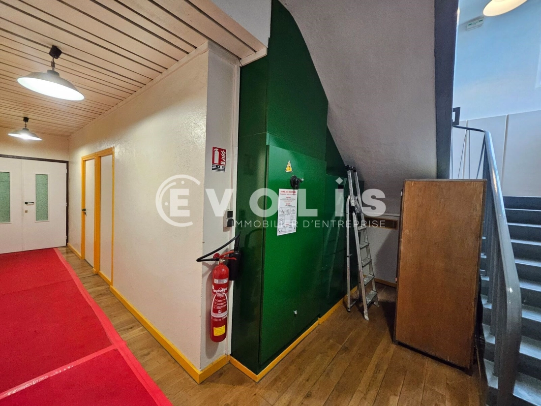 Photo 8 – location Entrepôts / activités	BAGNEUX (92220)