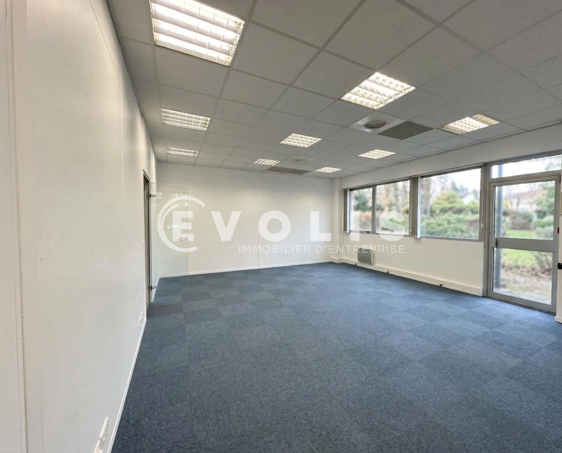 Photo 6 – location Entrepôts / activités	PALAISEAU (91120)