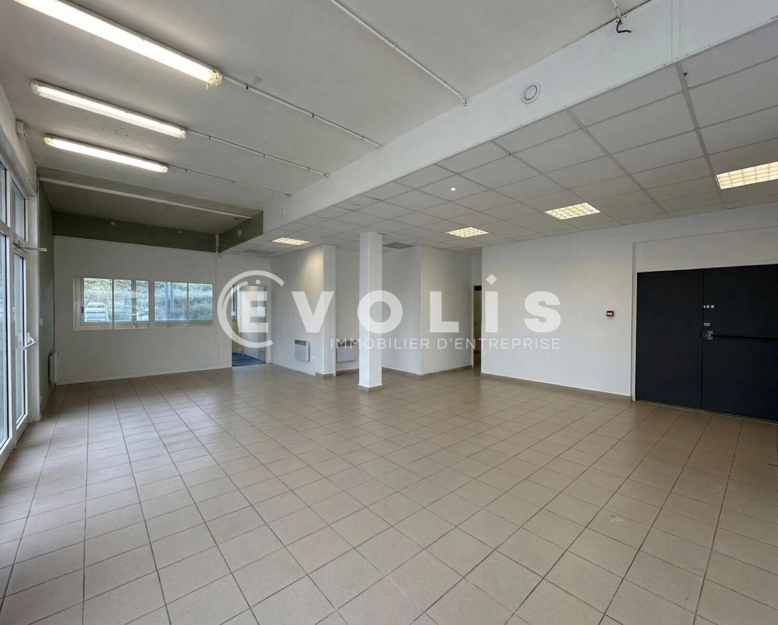 Photo 1 – location Entrepôts / activités	PALAISEAU (91120)