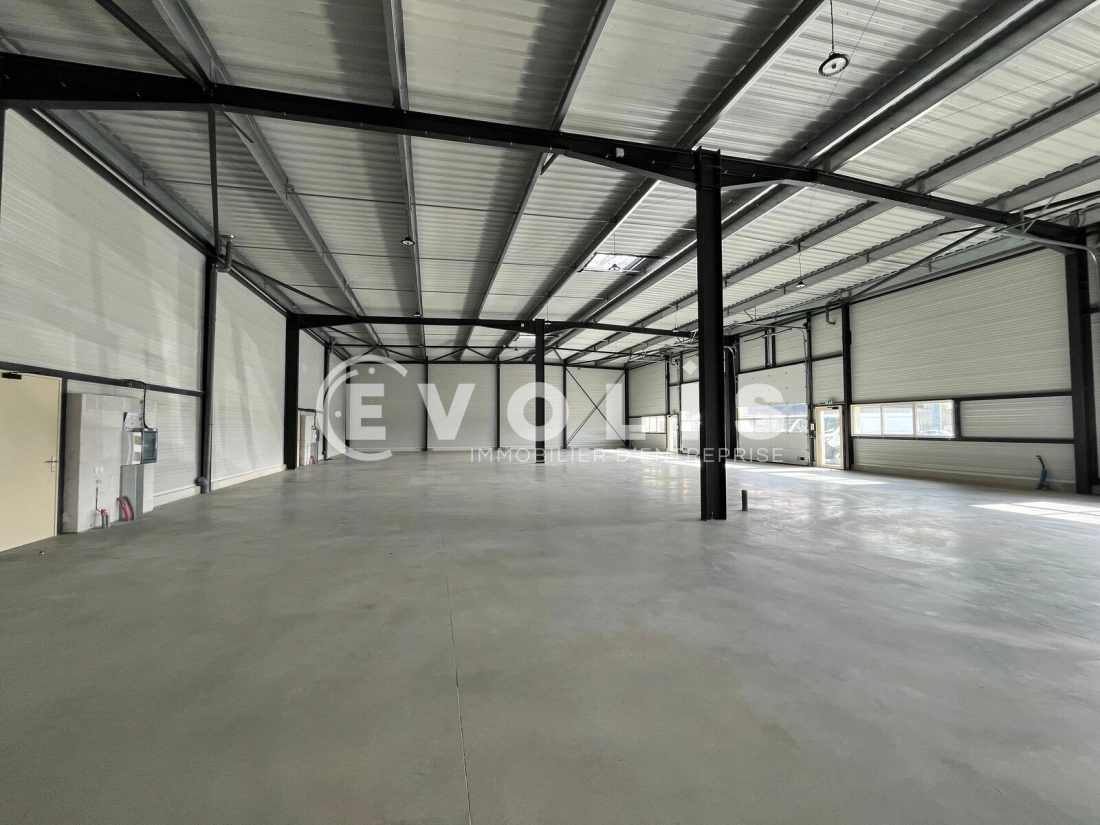 Photo 1 – location Entrepôts / activités	BLANQUEFORT (33290)