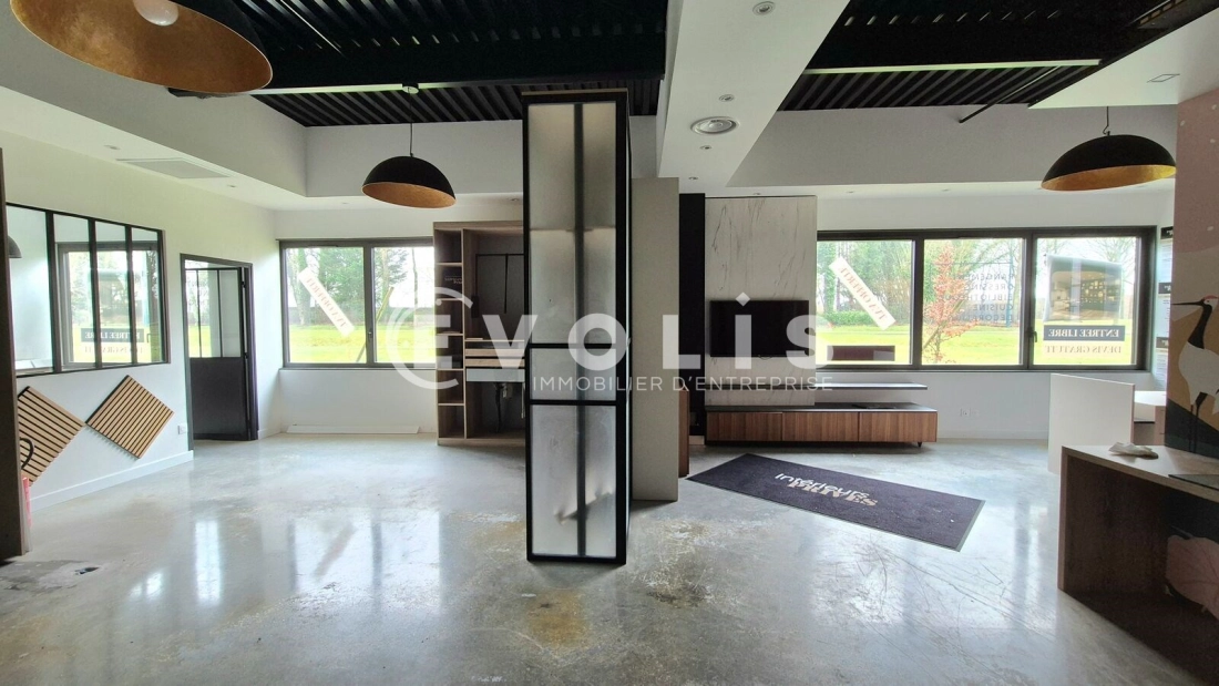 Photo 1 – location bureaux	SERRIS (77700)