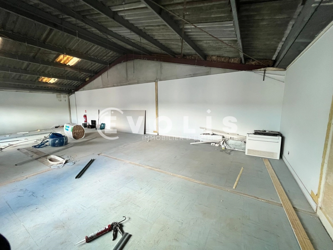 Photo 2 – location Entrepôts / activités	EYSINES (33320)