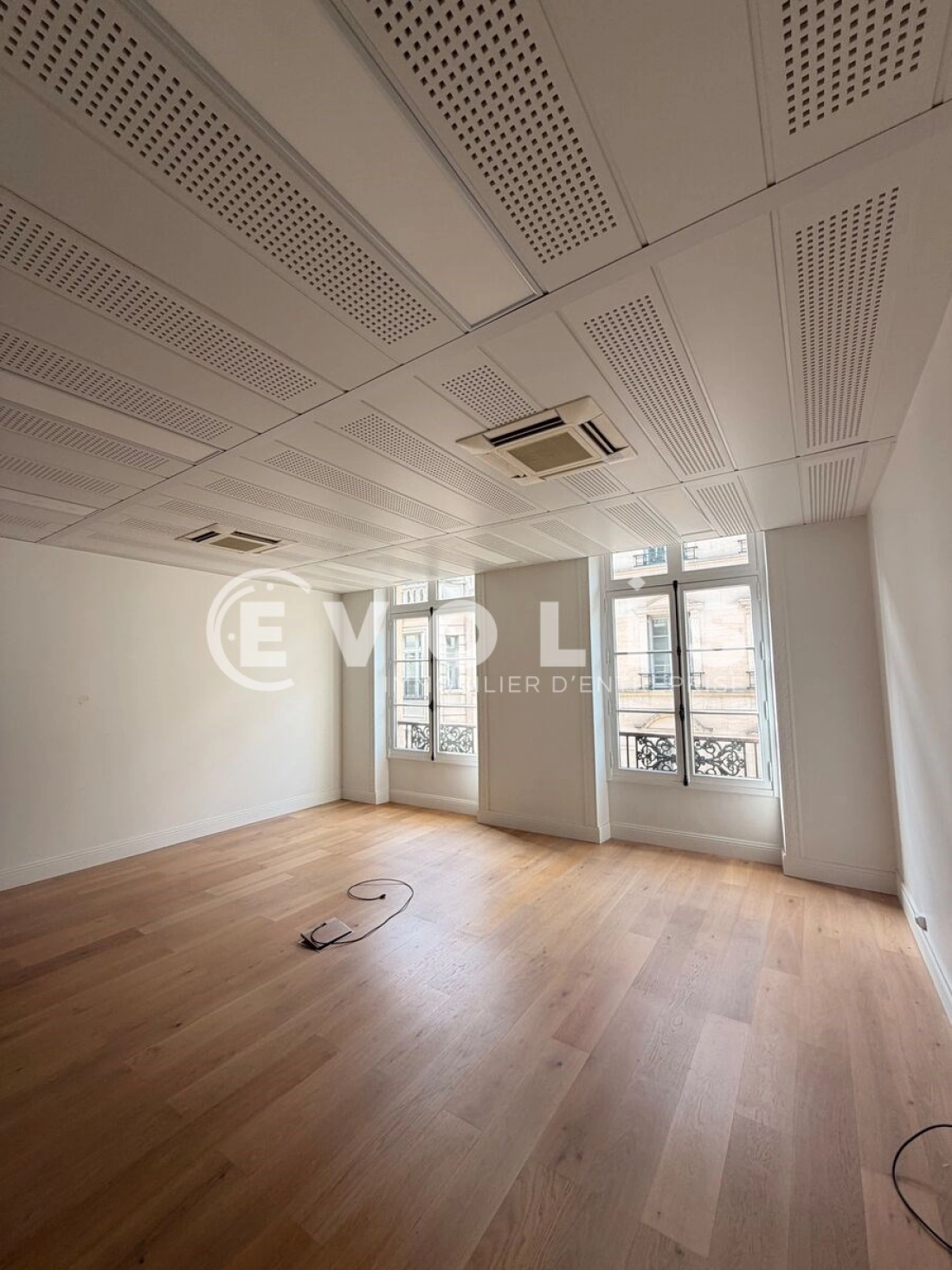 Photo 8 – vente bureaux	PARIS (75008)