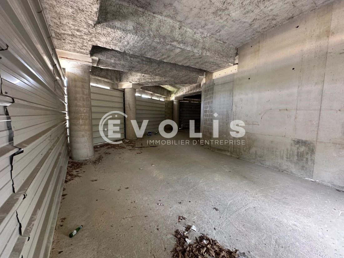 Photo 5 – location Entrepôts / activités	NOISY LE SEC (93130)