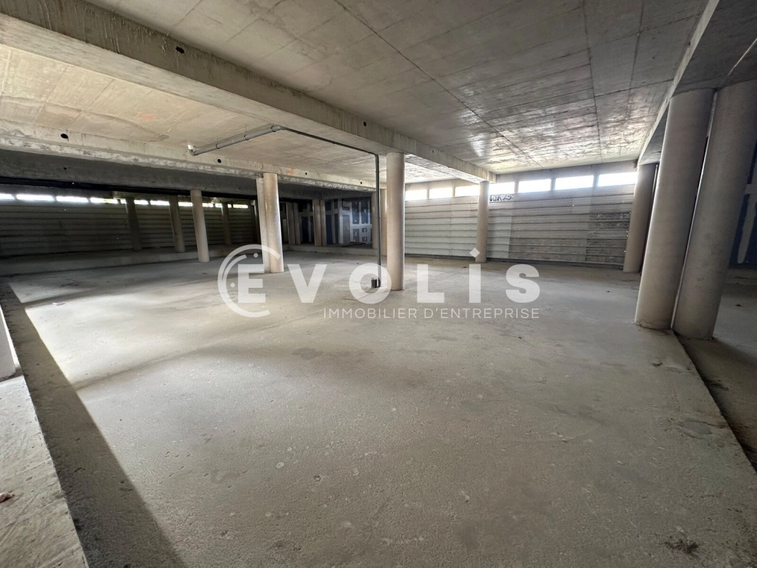 Photo 2 – location Entrepôts / activités	NOISY LE SEC (93130)
