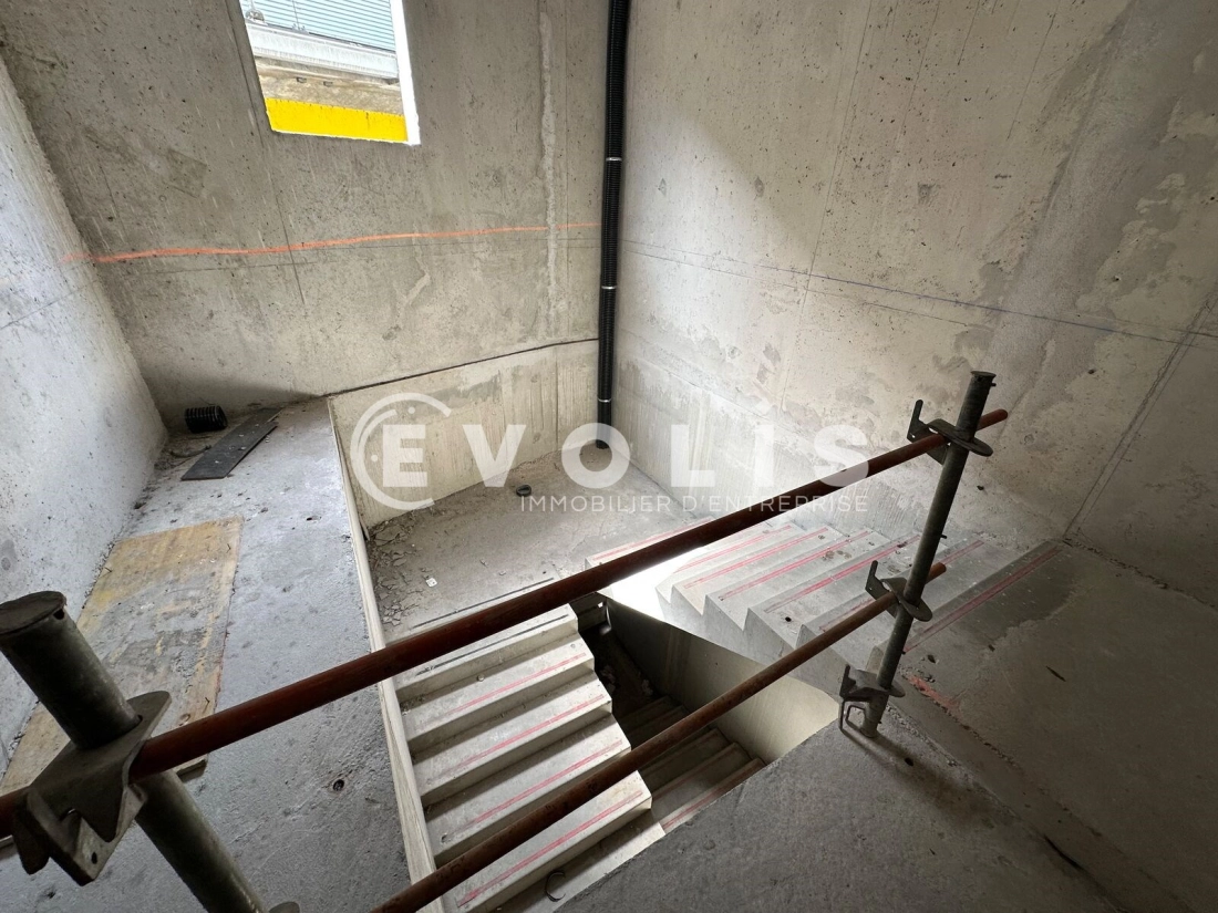Photo 7 – location Entrepôts / activités	NOISY LE SEC (93130)