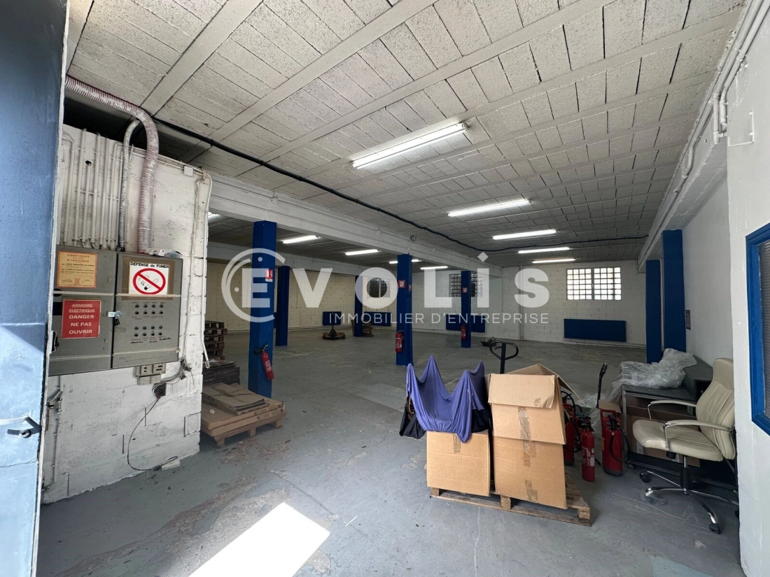 Photo 2 – location Entrepôts / activités	ROMAINVILLE (93230)