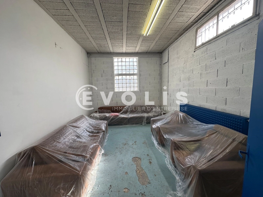 Photo 4 – location Entrepôts / activités	ROMAINVILLE (93230)