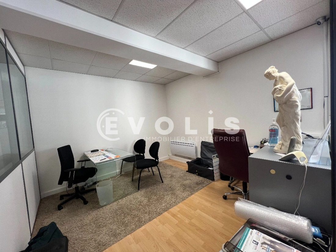 Photo 2 – vente bureaux	RIS ORANGIS (91130)