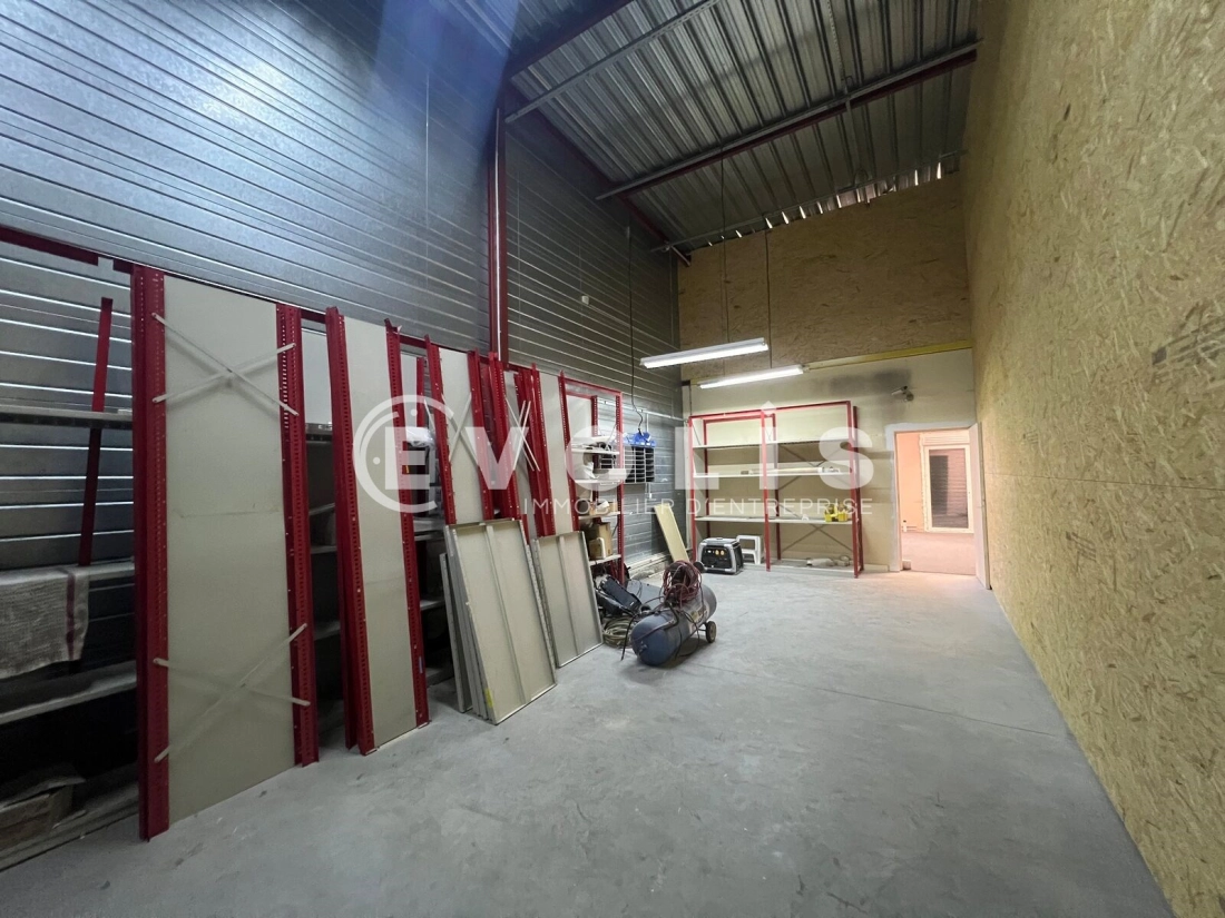 Photo 4 – location Entrepôts / activités	DRAVEIL (91210)