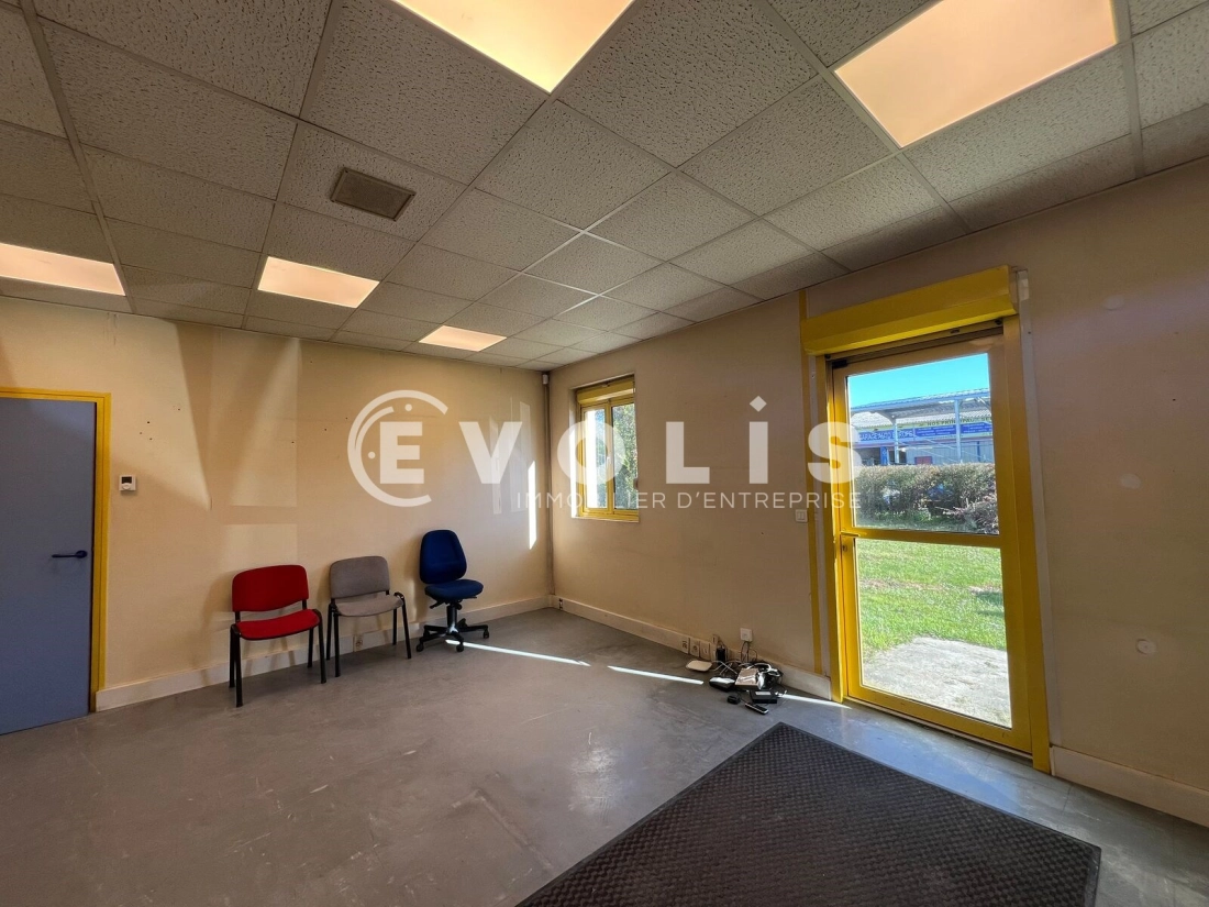 Photo 12 – location Entrepôts / activités	DRAVEIL (91210)