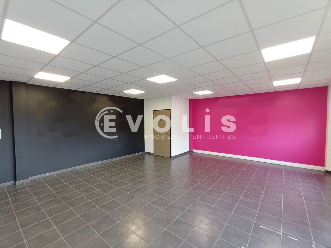 Photo 10 – location Entrepôts / activités	SAINT PRIEST (69800)