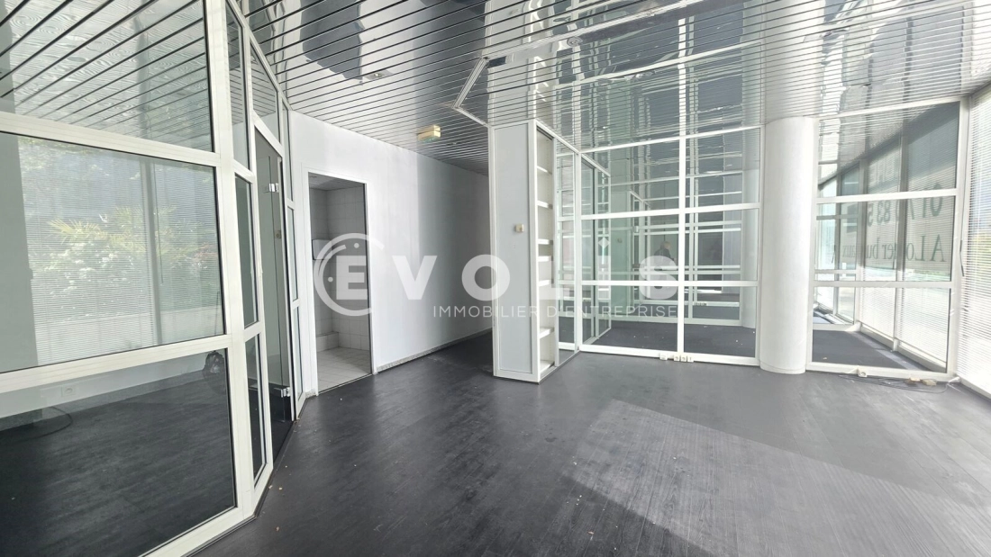 Photo 2 – location bureaux	SURESNES (92150)
