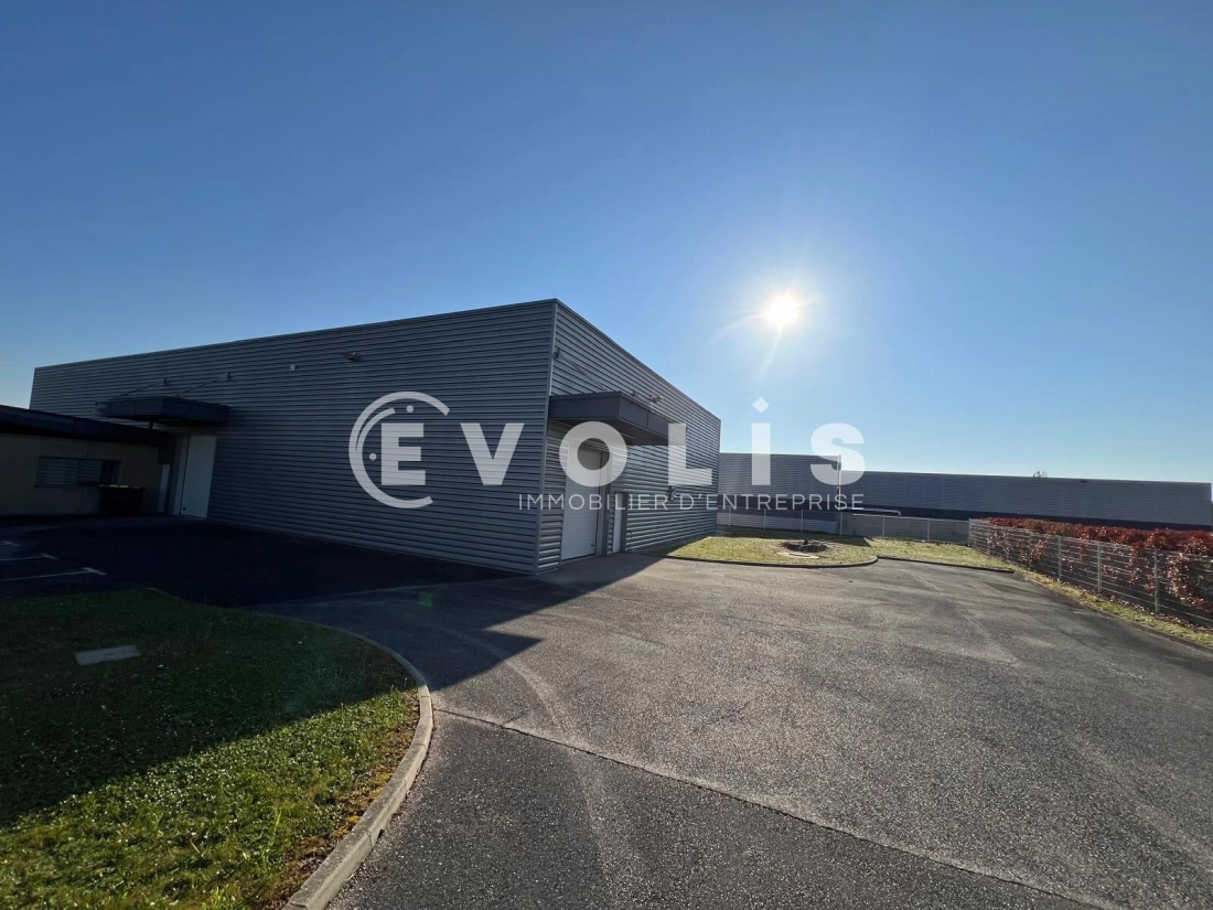 Photo 2 – location Entrepôts / activités	VOURLES (69390)