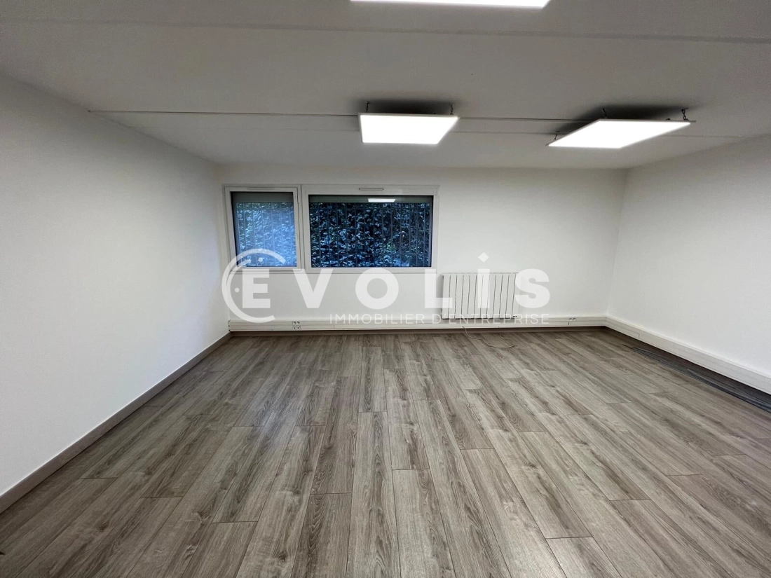 Photo 4 – vente Entrepôts / activités	BRIGNAIS (69530)