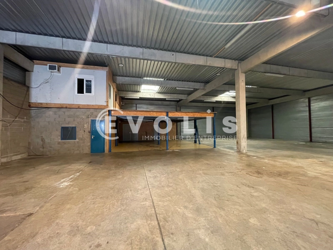 Photo 4 – location Entrepôts / activités	EYSINES (33320)