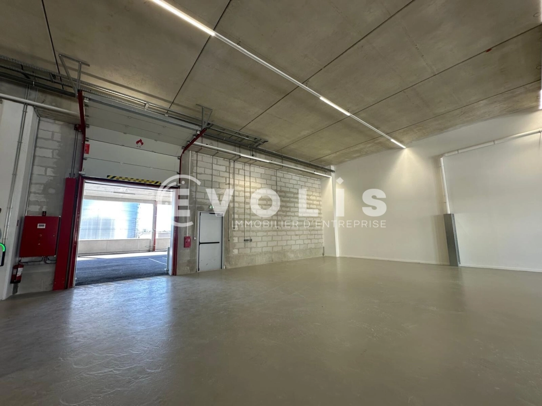 Photo 1 – location Entrepôts / activités	NANTERRE (92000)
