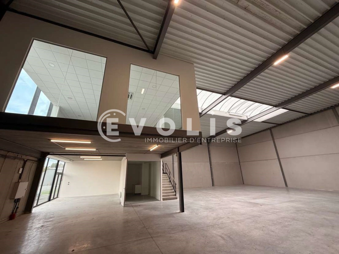 Photo 9 – location Entrepôts / activités	NEUVILLE EN FERRAIN (59960)